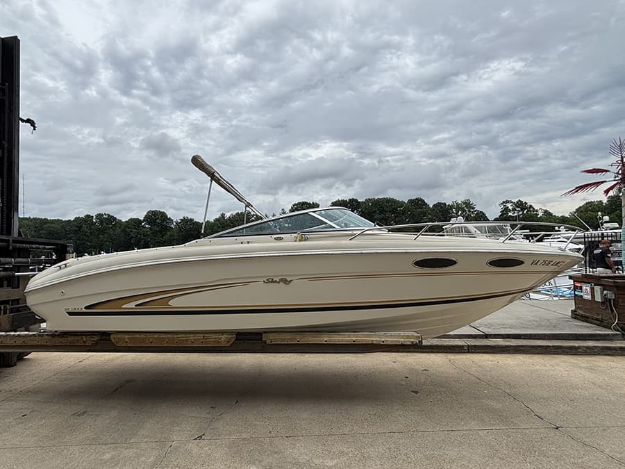 2000 Sea Ray 230 Overnighter - Image 1