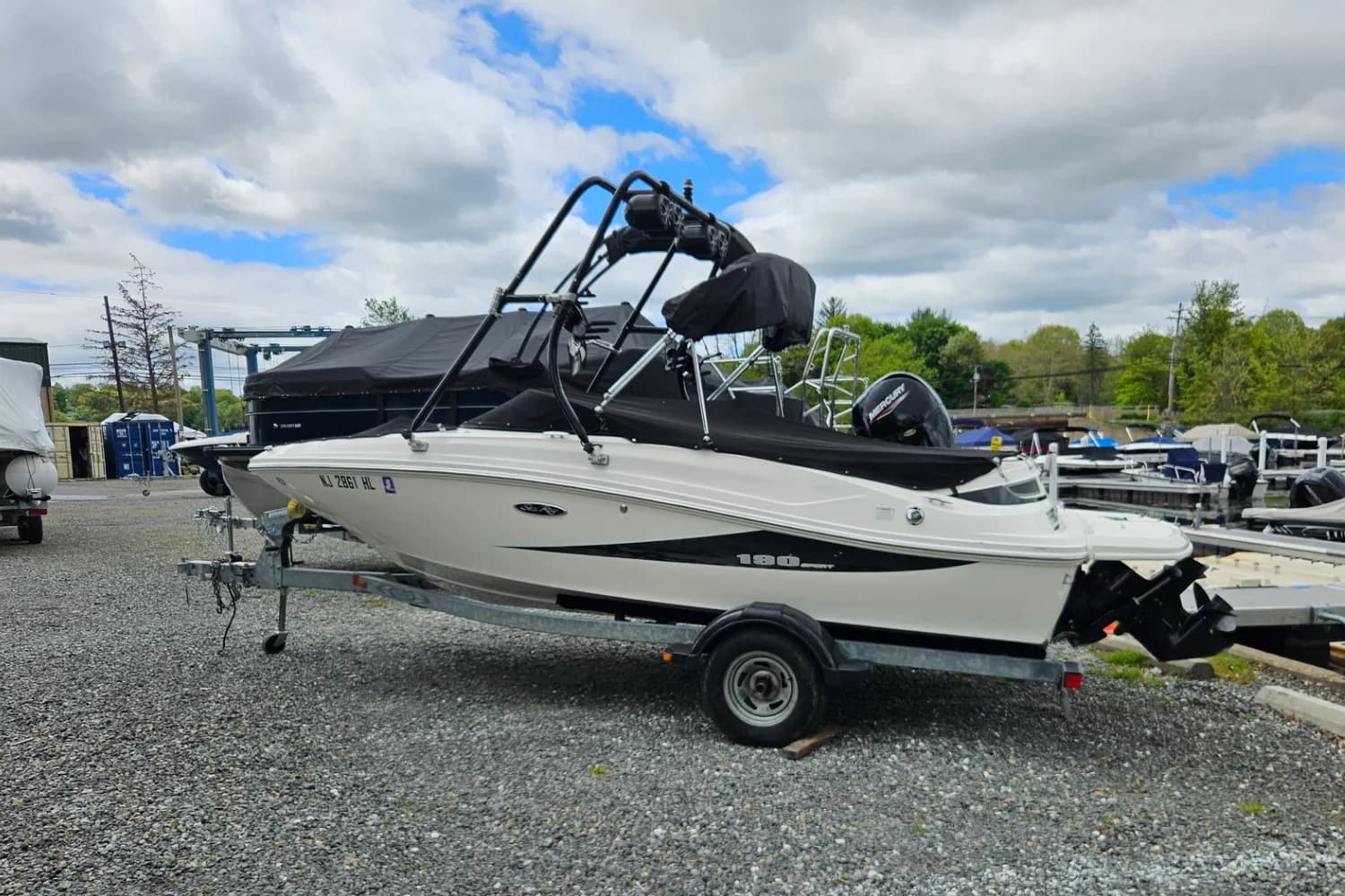 2013 Sea Ray 190 SPORT - Image 1