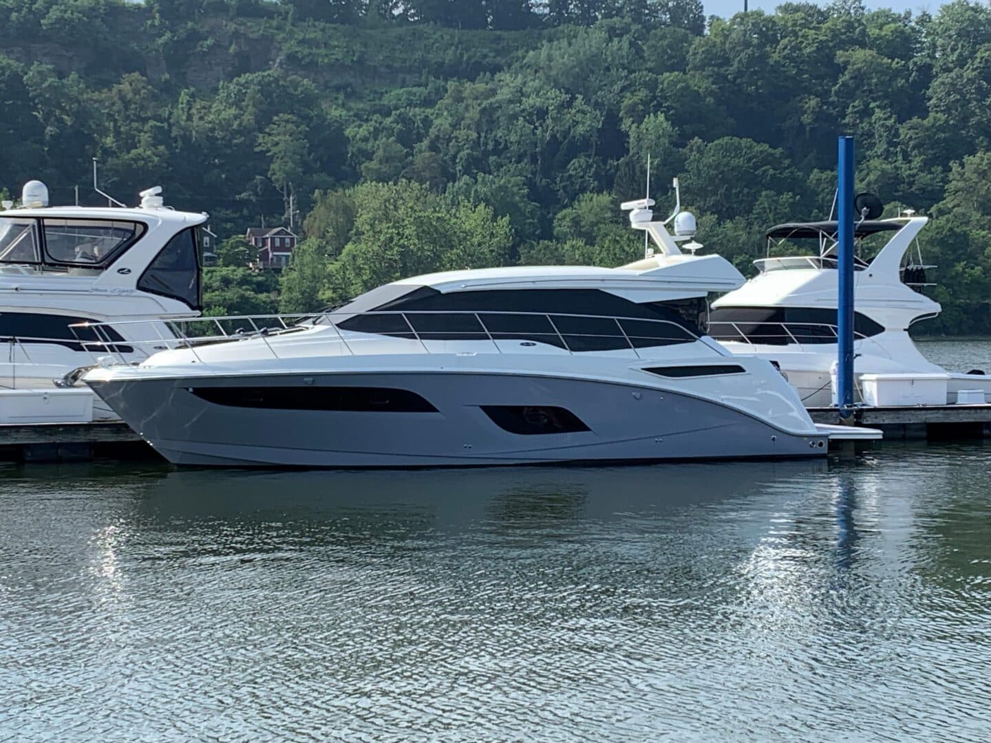 2017 Sea Ray Sundancer 460 - Image 1