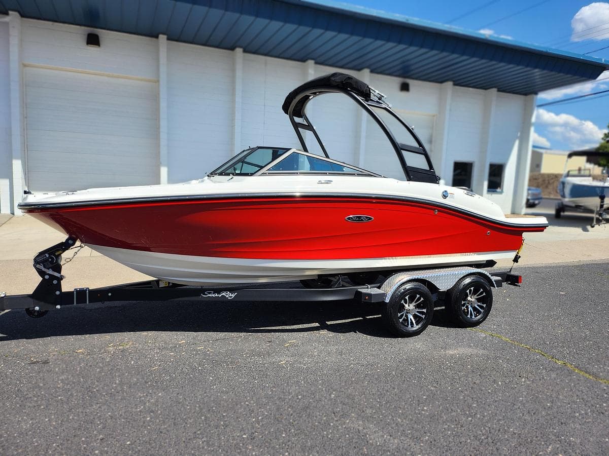 2023 Sea Ray SPX 190 - Image 1