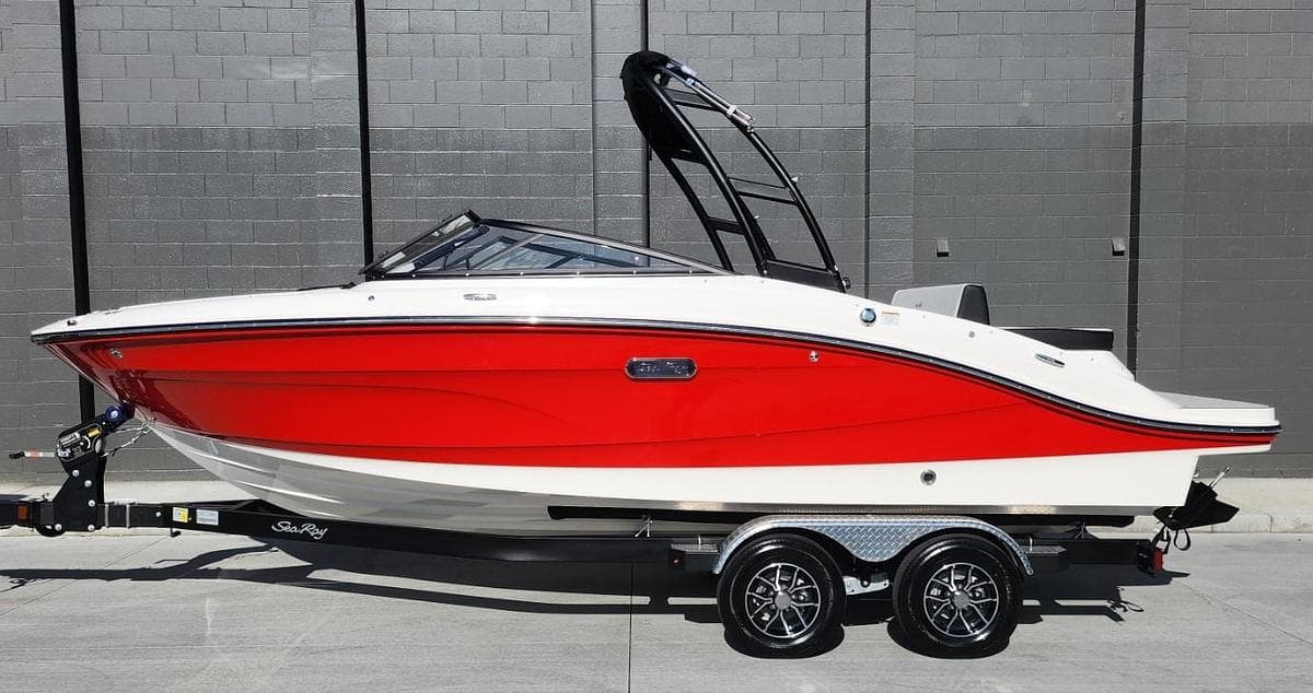 2025 Sea Ray SPX 210 - Image 1
