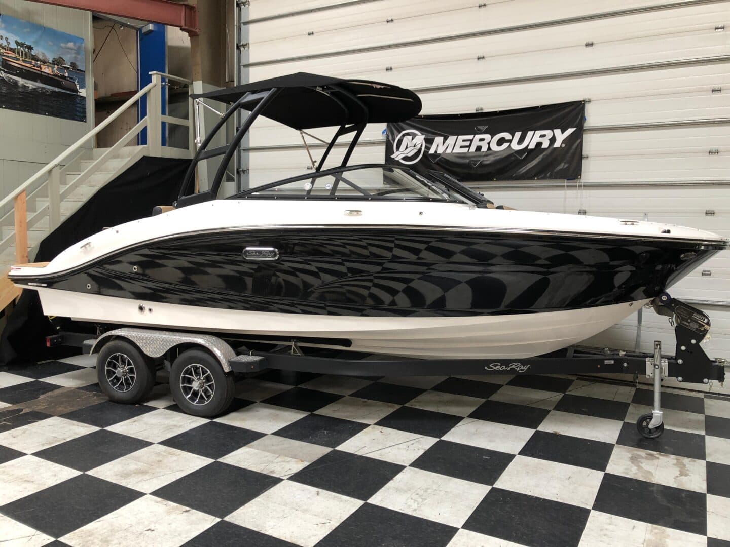2025 Sea Ray SPX 210 - Image 1