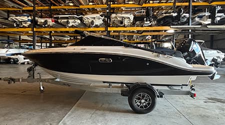 2025 Sea Ray SPX190 OUTBOARD - Image 1